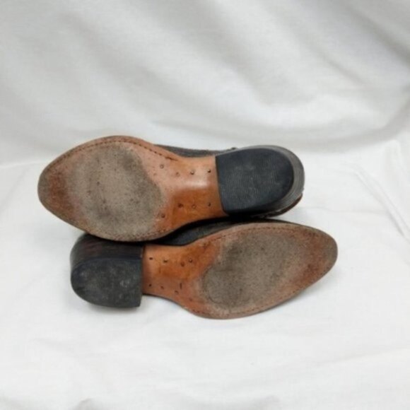 Frye Leather Deborah Short Studded Distressed Booties 6.5 - Picture 8 of 8